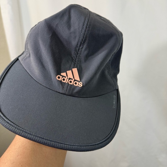 Adidas Woman’s Grey With Pink Logo Relaxed Adjustable Performance Baseball Cap - Picture 3 of 8